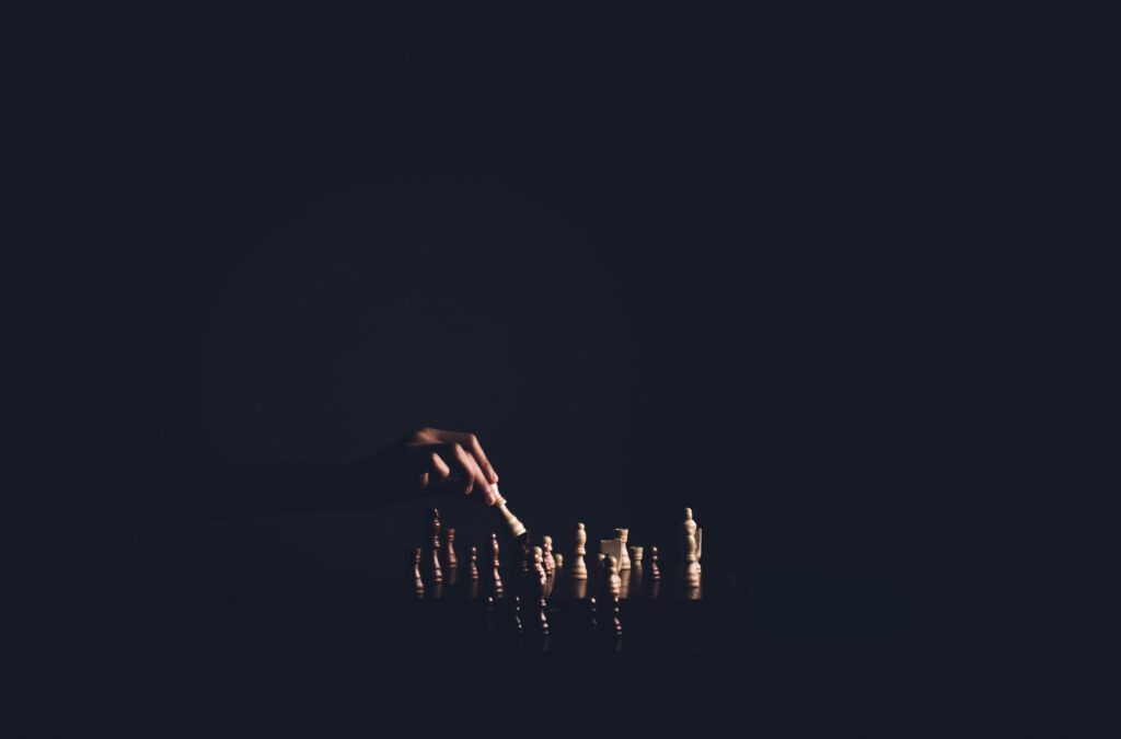 Dark atmospheric chess game showcasing strategic play, emphasizing intelligence and strategy.